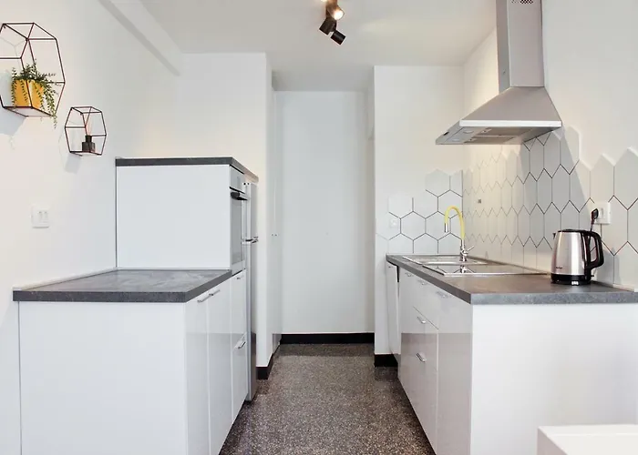 Discoveri By Irundo Rijeka